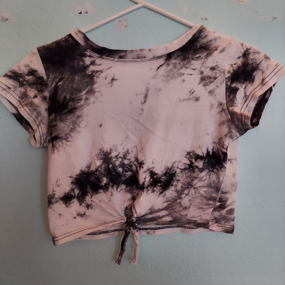 Black and white tie dye crop top